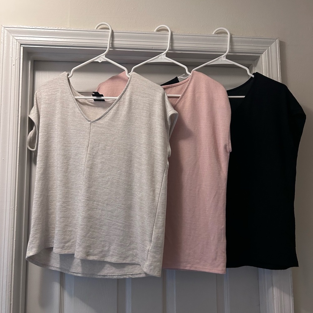 3 pack of Worthington V Neck Tshirts